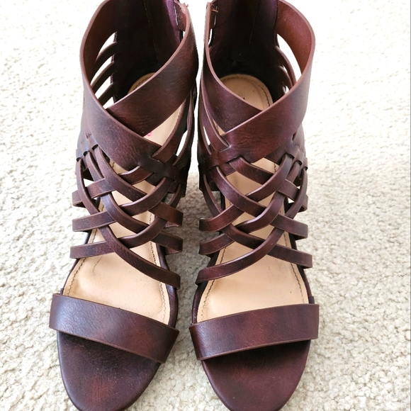 Brown cross strap gladiator high zipper wedge heels - Picture 2 of 6